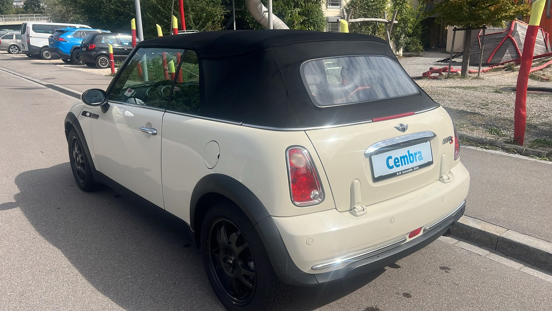 MINI Cooper Cabriolet-image-8