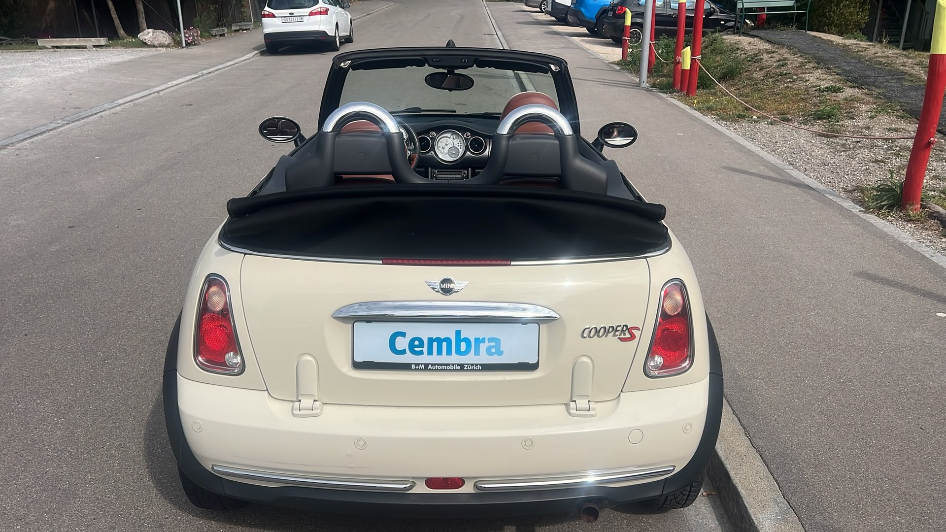 MINI Cooper Cabriolet-image-9