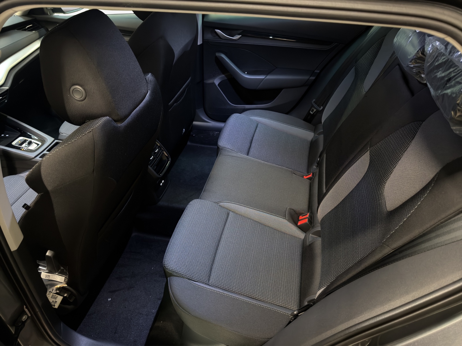 SKODA Octavia Combi 2.0 TSI DSG Selection 4x4-image-11