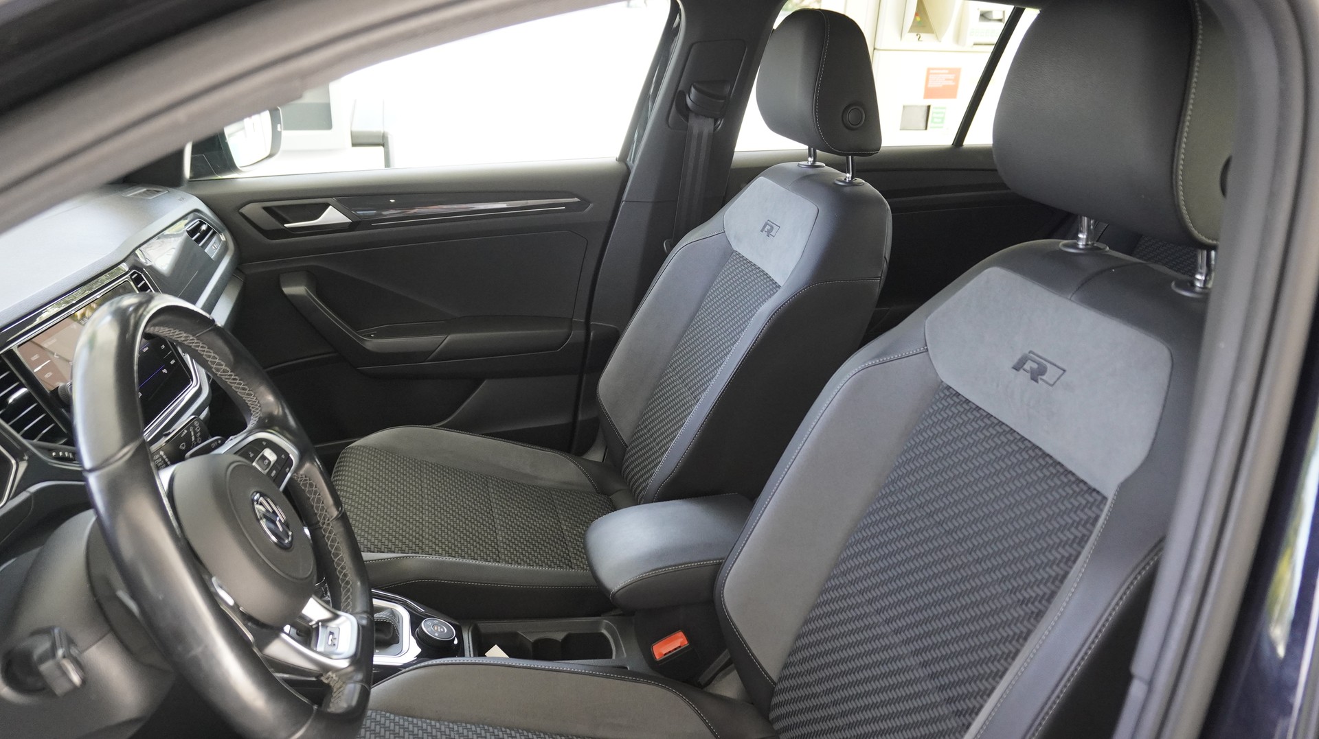 VW T-Roc 2.0 TSI Sport DSG 4Motion-image-3