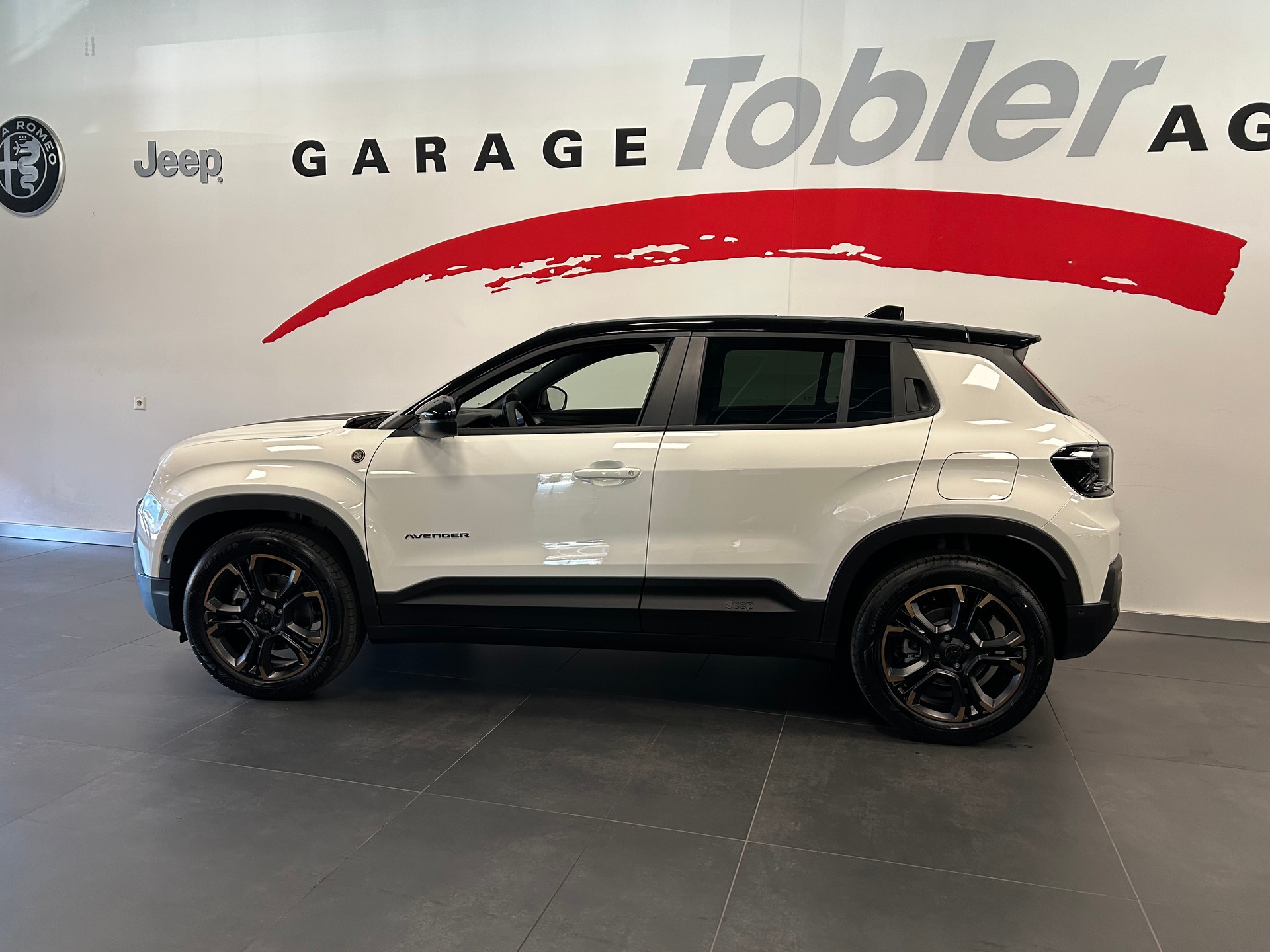 JEEP Avenger 1.2 Turbo MHEV 85th Anniversary Sky 4xe-image-17