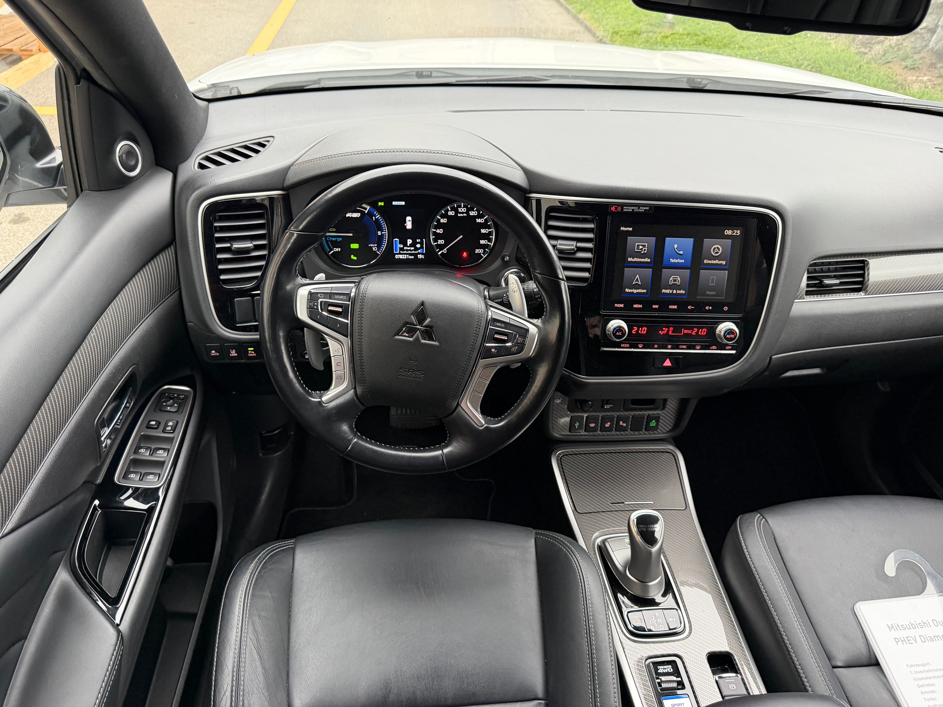 MITSUBISHI Outlander 2.4 PHEV Diamond 4WD Automatic-image-8