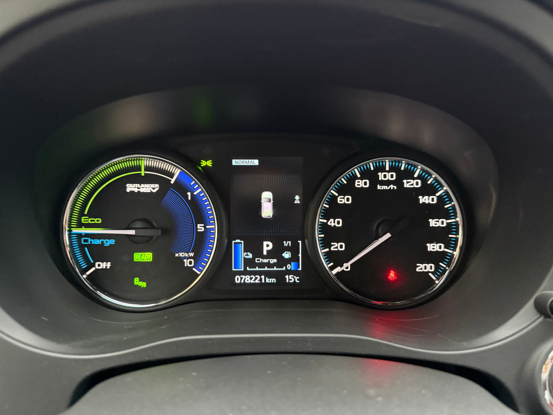 MITSUBISHI Outlander 2.4 PHEV Diamond 4WD Automatic-image-9