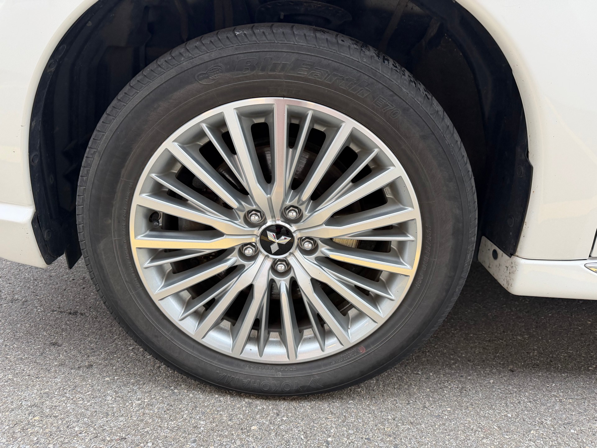 MITSUBISHI Outlander 2.4 PHEV Diamond 4WD Automatic-image-5