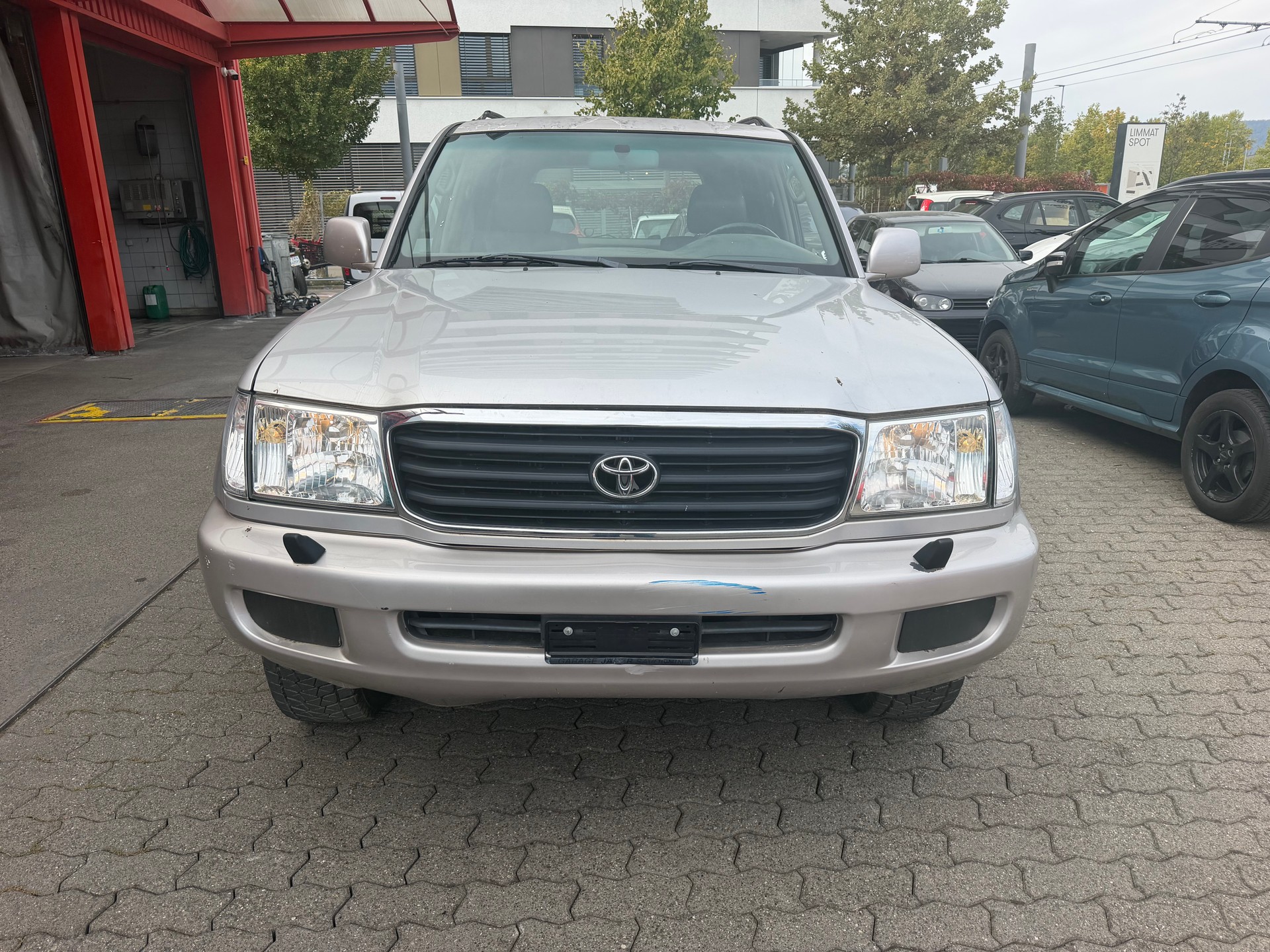 TOYOTA Land Cruiser 500 4.2TD S.Saloon-image-2