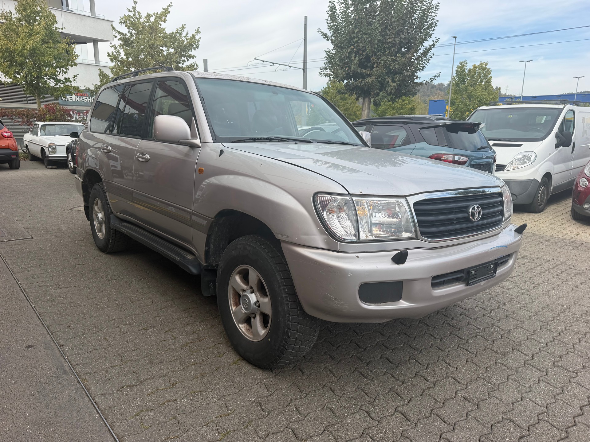 TOYOTA Land Cruiser 500 4.2TD S.Saloon-image-1