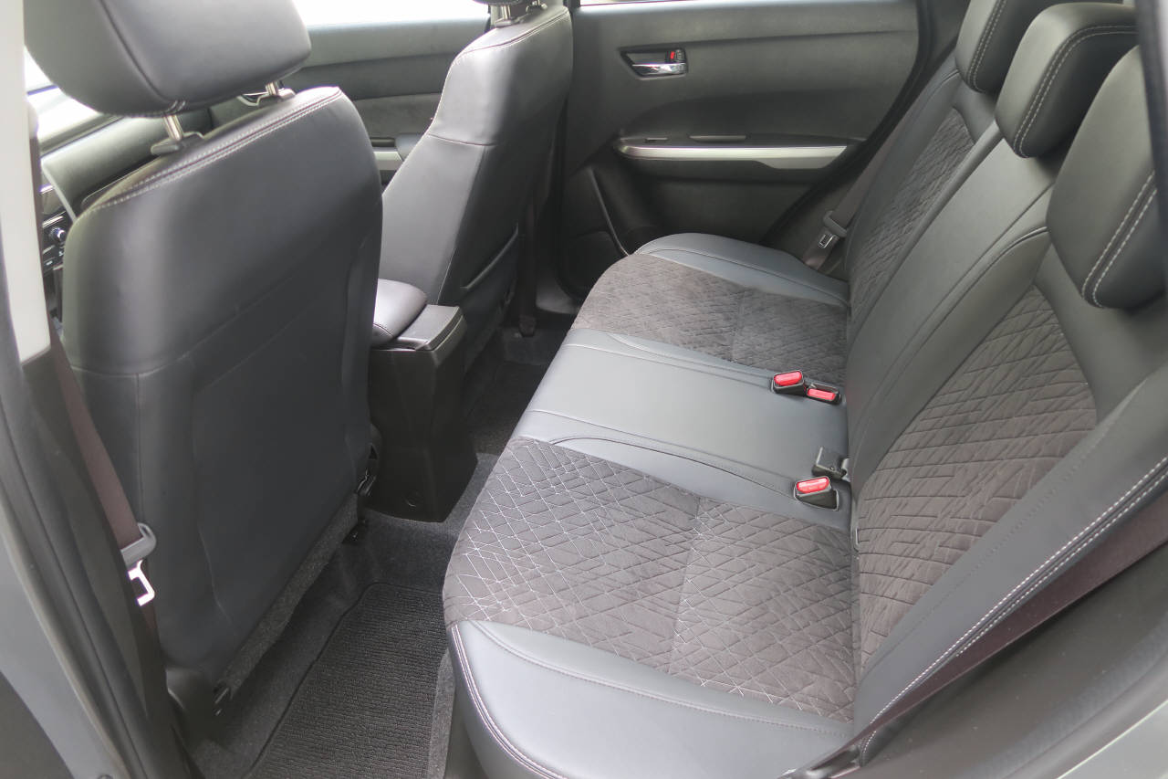 SUZUKI Vitara 1.5 Compact Top Hybrid 4x4-image-13