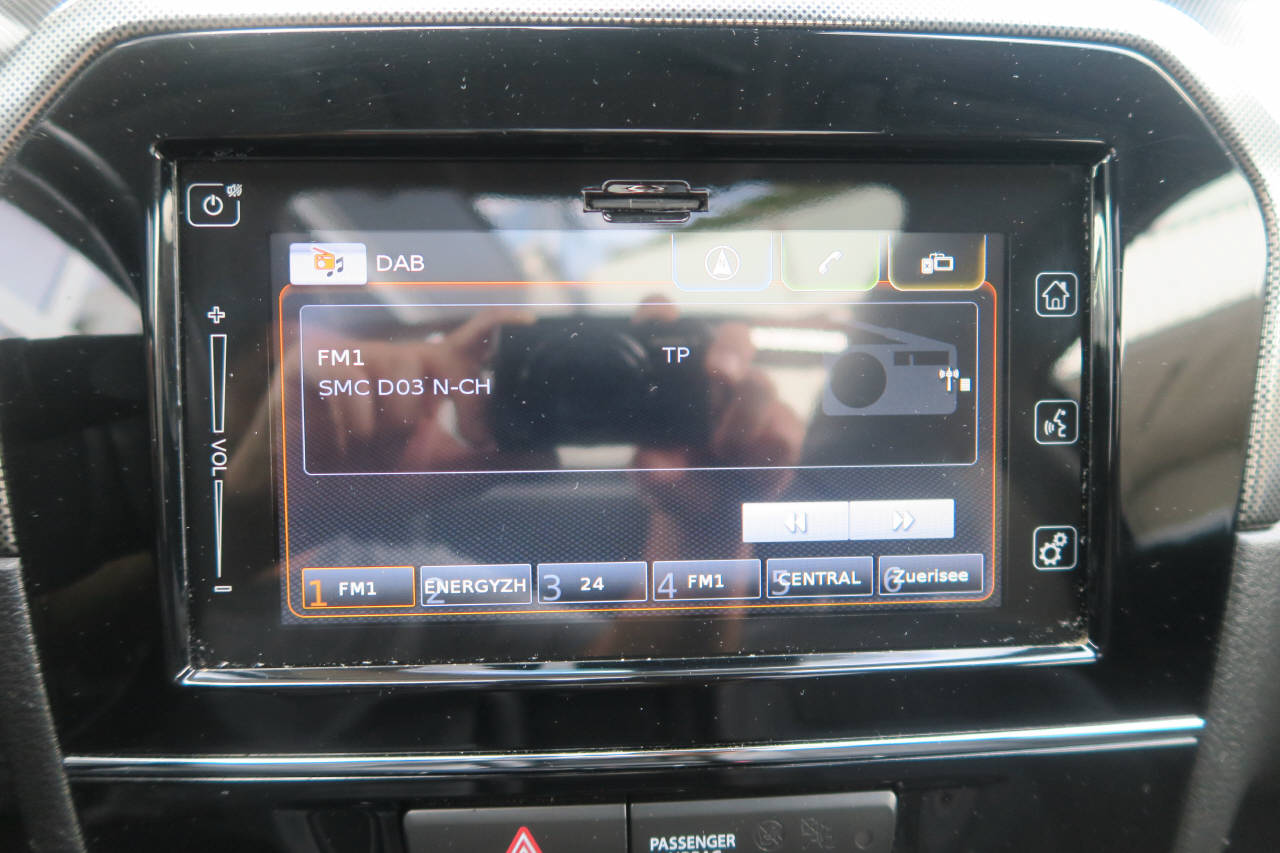 SUZUKI Vitara 1.5 Compact Top Hybrid 4x4-image-8
