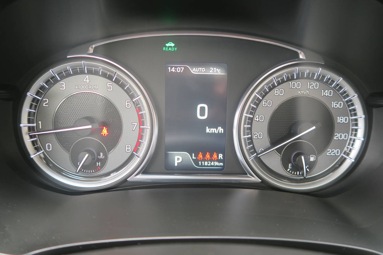 SUZUKI Vitara 1.5 Compact Top Hybrid 4x4-image-6