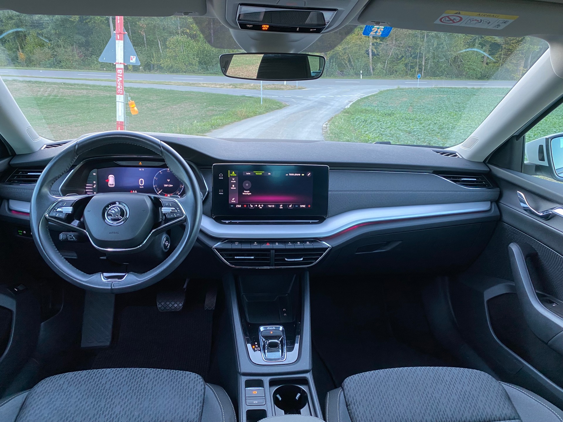 SKODA Octavia Combi 2.0 TDI DSG Style 4x4-image-9
