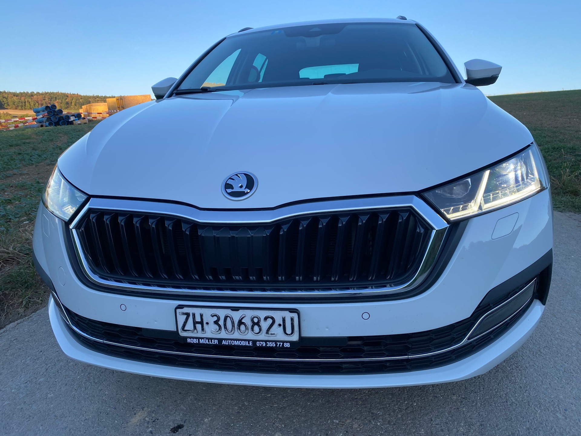SKODA Octavia Combi 2.0 TDI DSG Style 4x4-image-1