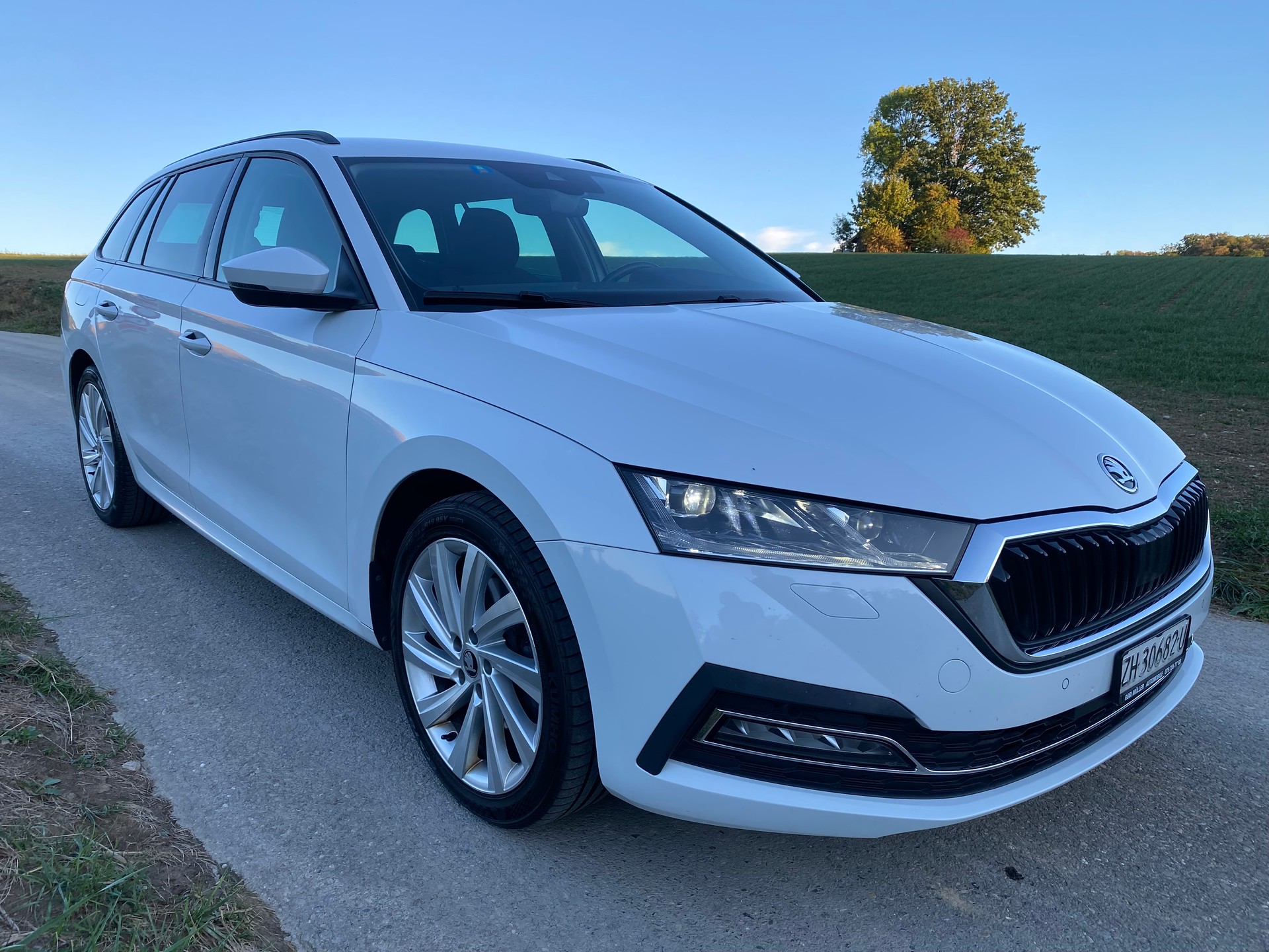 SKODA Octavia Combi 2.0 TDI DSG Style 4x4-image-7