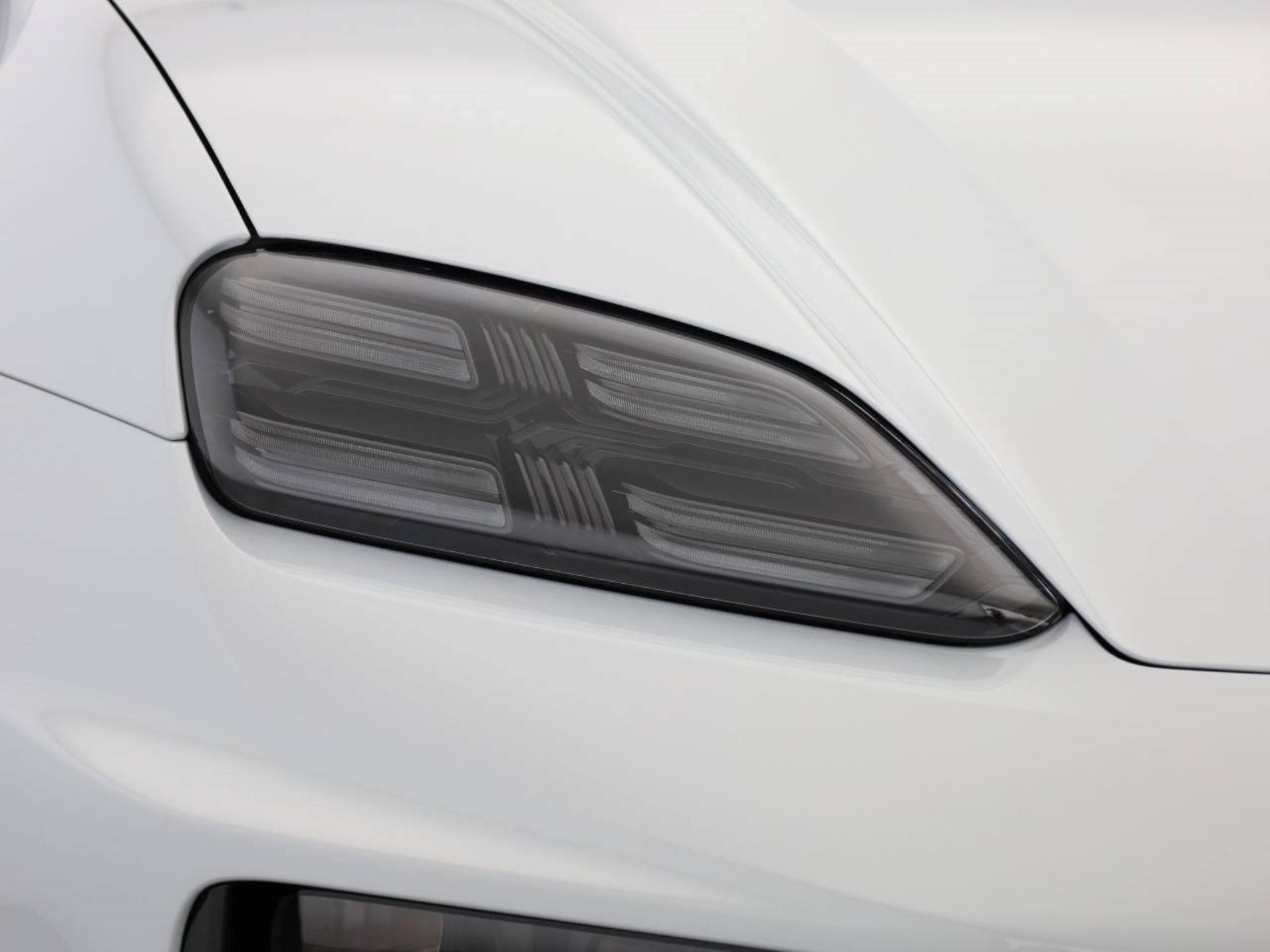 PORSCHE Macan Turbo-image-7