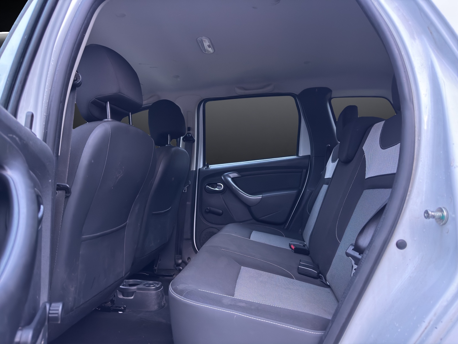 DACIA Duster 1.2 T Essential 4x4-image-10