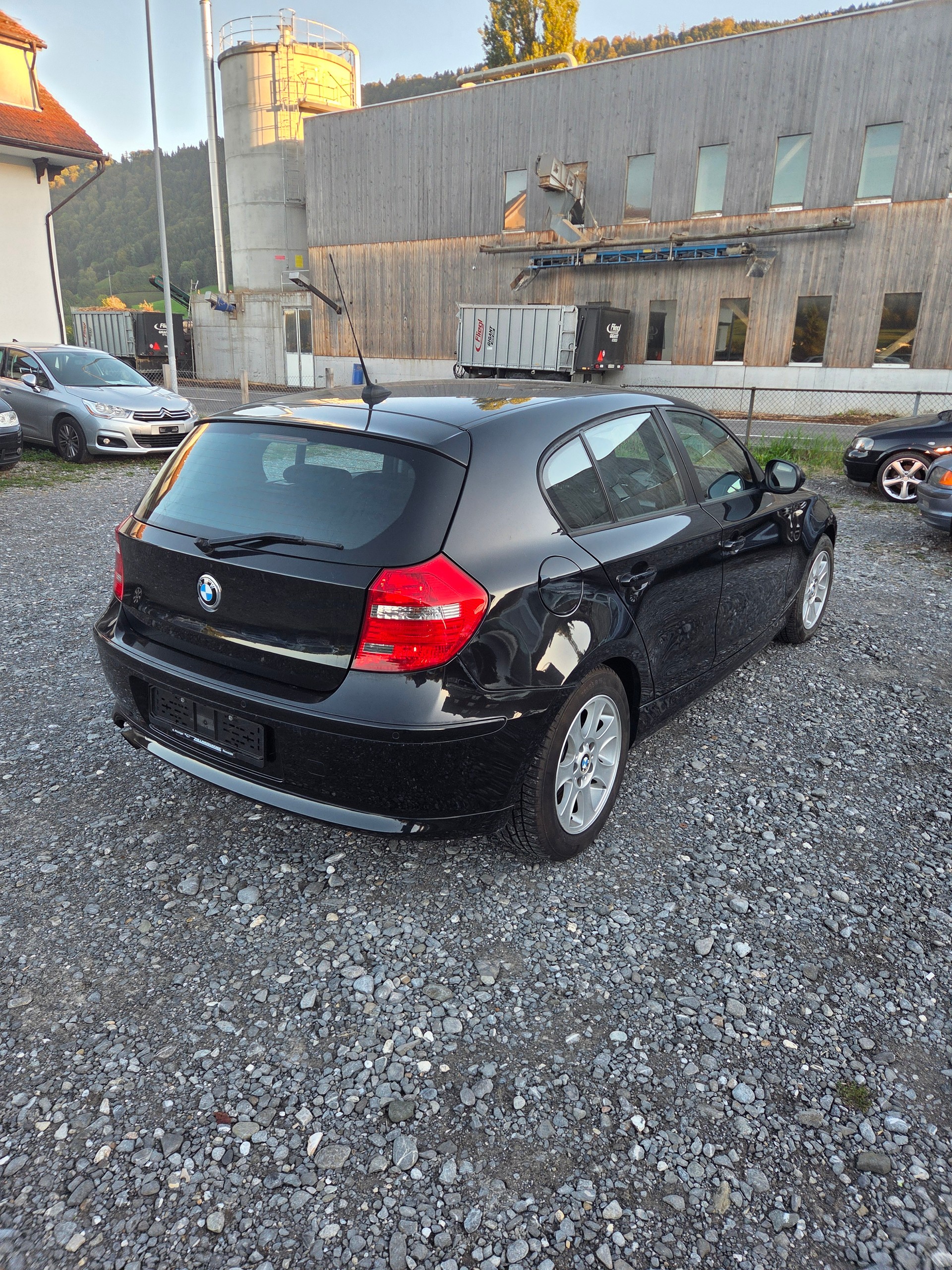 BMW 116i-image-2