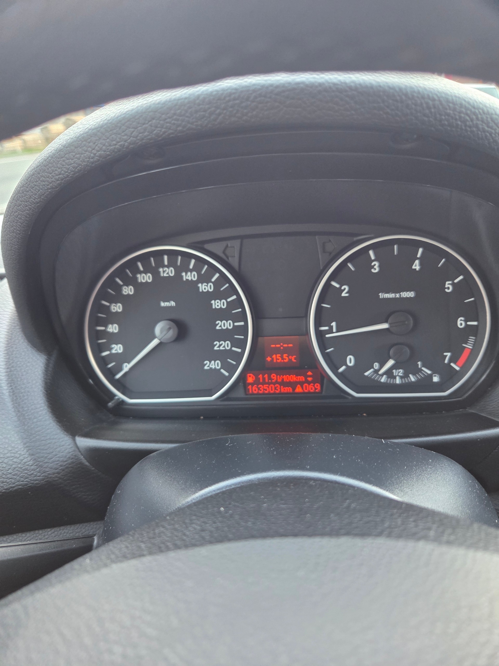 BMW 116i-image-8