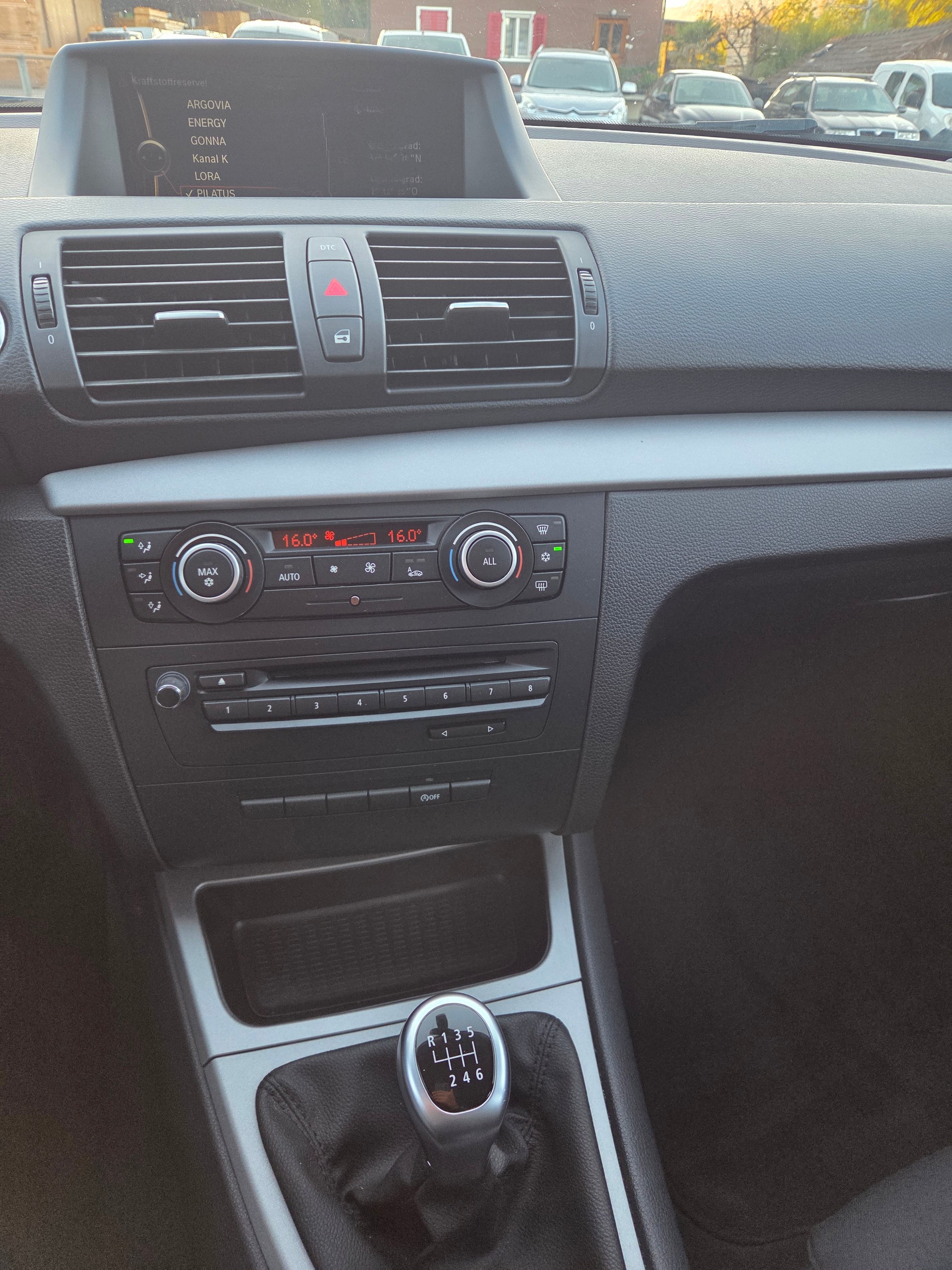 BMW 116i-image-7