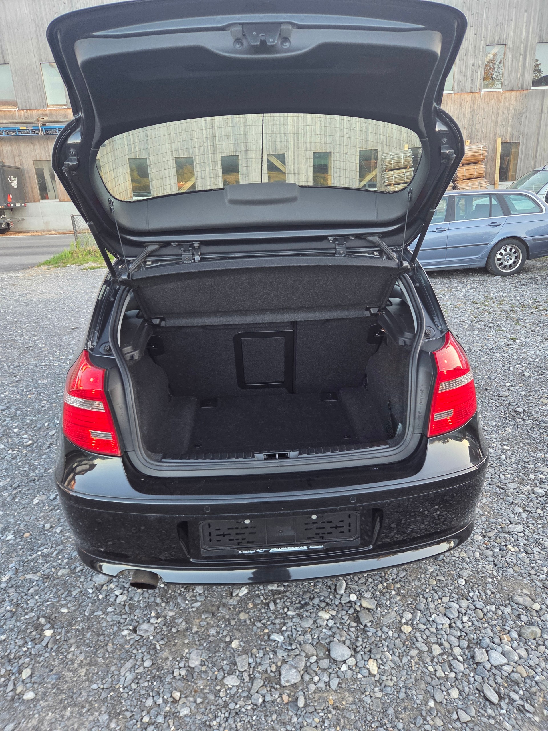 BMW 116i-image-4