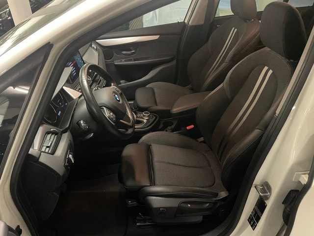 BMW 220d xDrive Gran Tourer Steptronic Sport Line-image-8