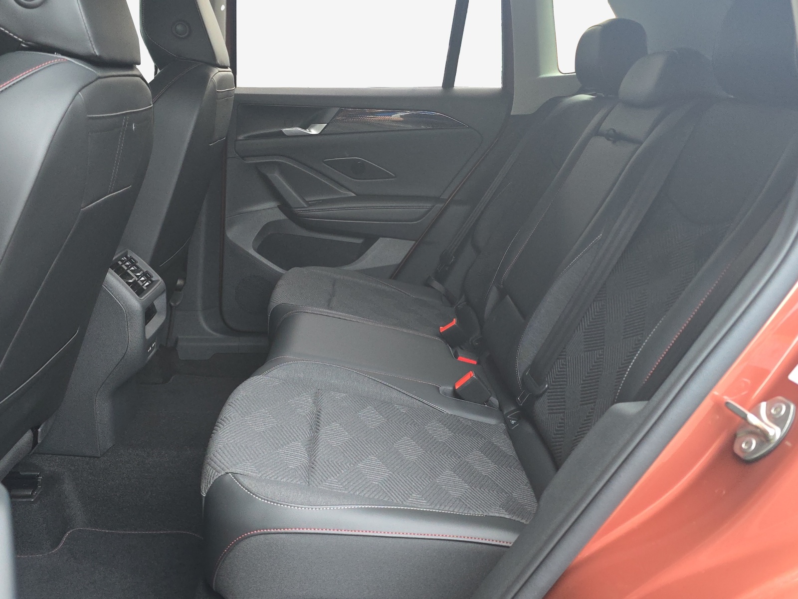 VW Tiguan 2.0 TSI DSG Life 4Motion-image-11
