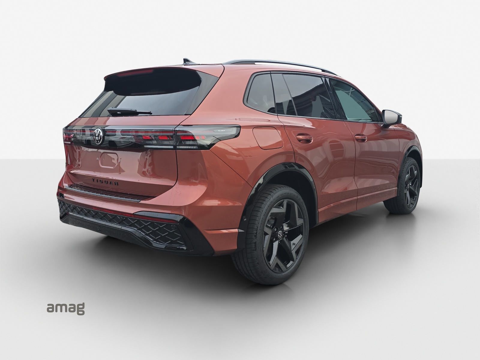 VW Tiguan 2.0 TSI DSG Life 4Motion-image-4