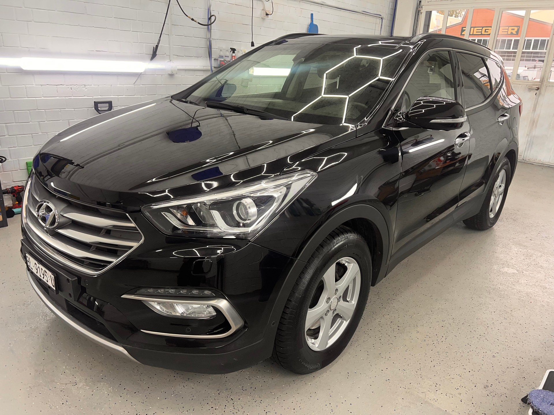 HYUNDAI Santa Fe 2.2 CRDI Vertex 4WD Automatic-showroom-element-3