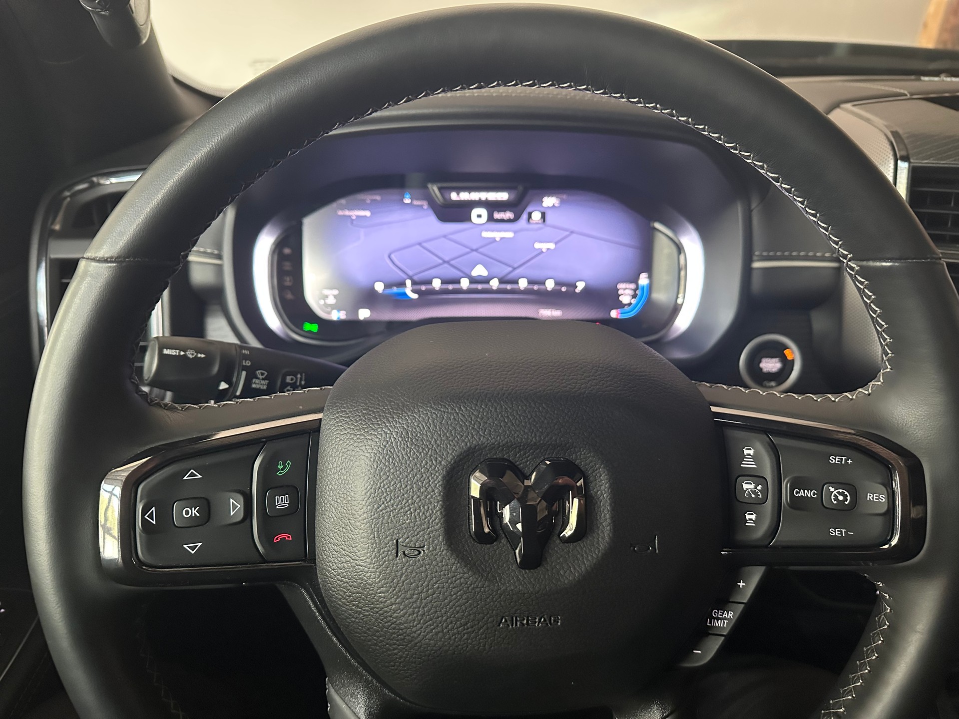 DODGE RAM 1500 Limited Night Edition-image-8