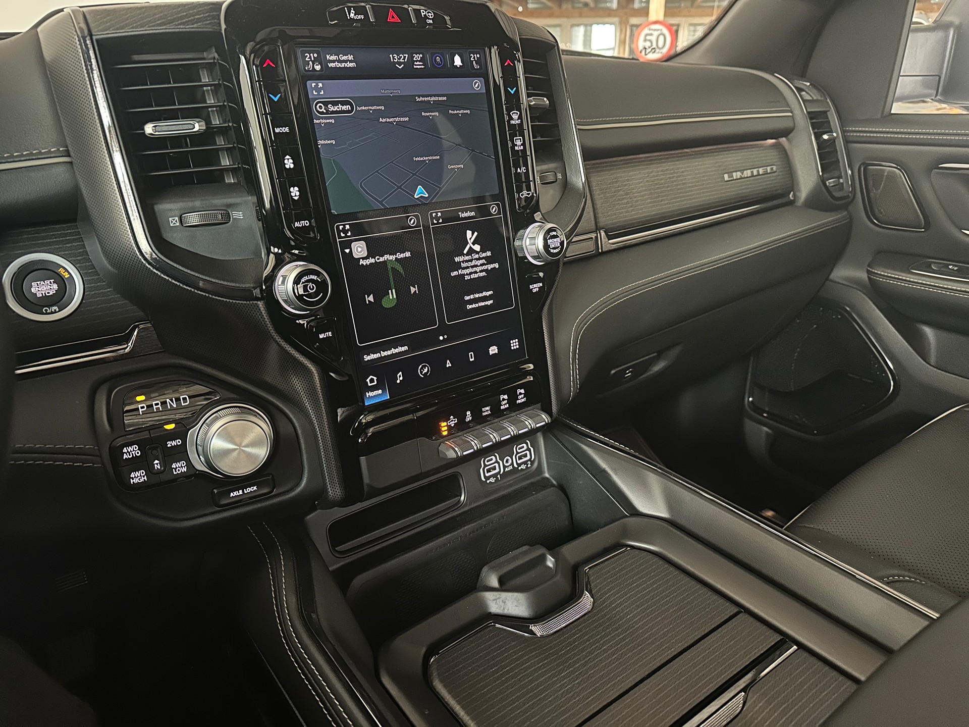 DODGE RAM 1500 Limited Night Edition-image-9