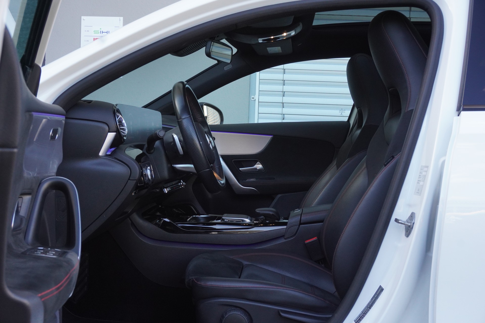 MERCEDES-BENZ A 45 AMG 4Matic+ Speedshift-image-8