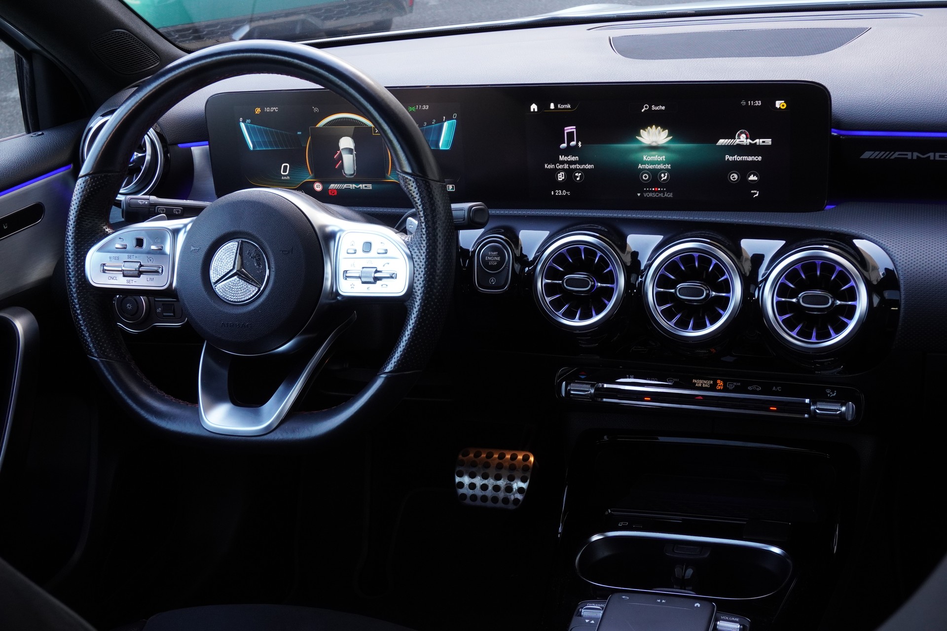 MERCEDES-BENZ A 45 AMG 4Matic+ Speedshift-image-9