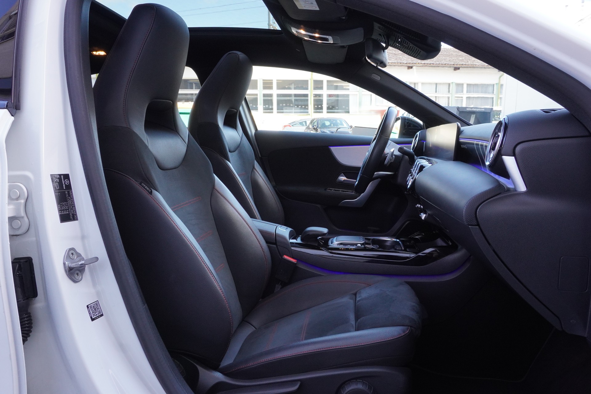 MERCEDES-BENZ A 45 AMG 4Matic+ Speedshift-image-13