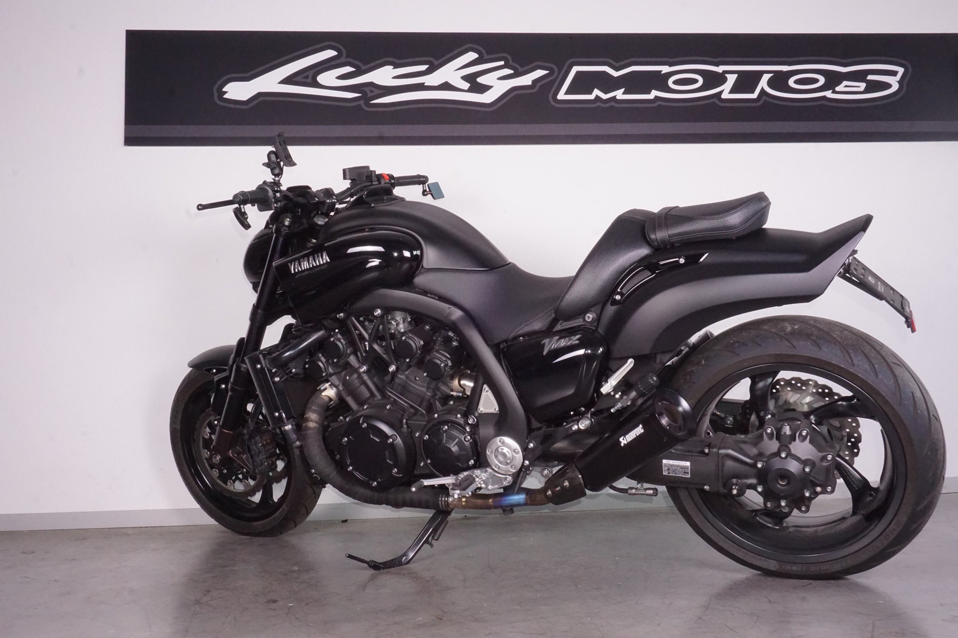 YAMAHA V-MAX-image-1