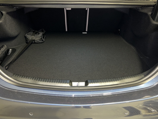 MERCEDES-BENZ C 300e 4M Avantgarde-image-10