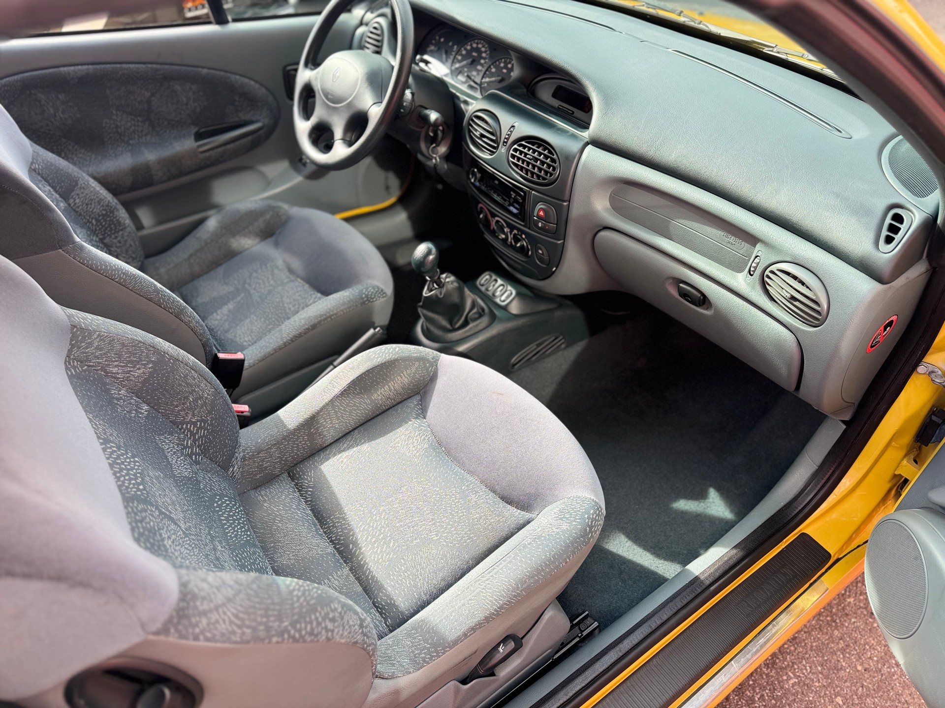 RENAULT Mégane 2.0 Impulsion-image-12