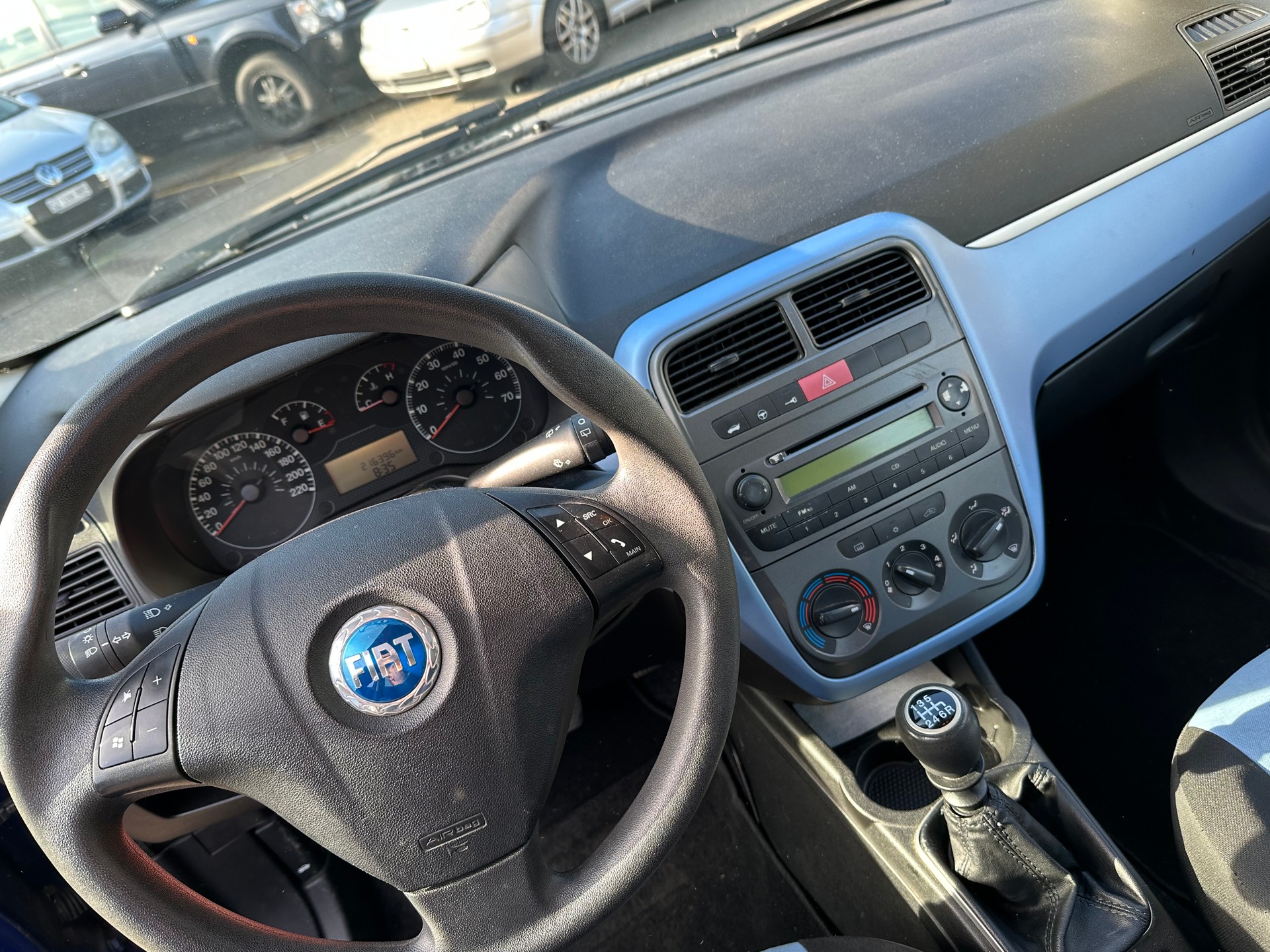 FIAT Punto 1.4 16V Dynamic-image-11