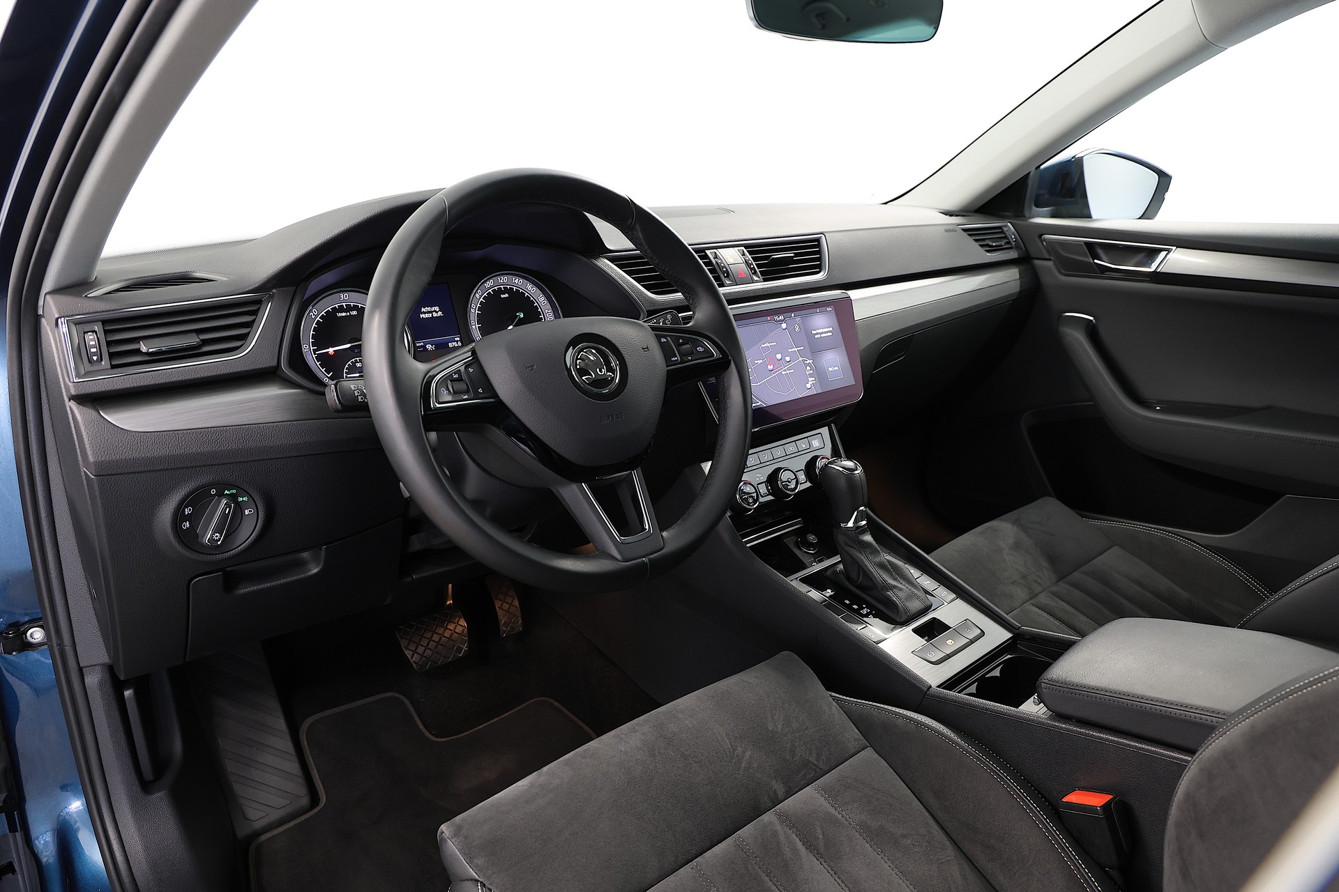 SKODA Superb Combi 2.0 TDi Style DSG-image-7