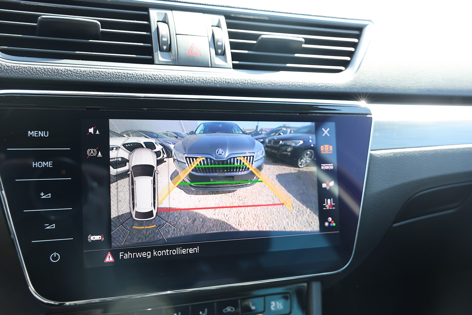 SKODA Superb Combi 2.0 TDi Style DSG-image-14