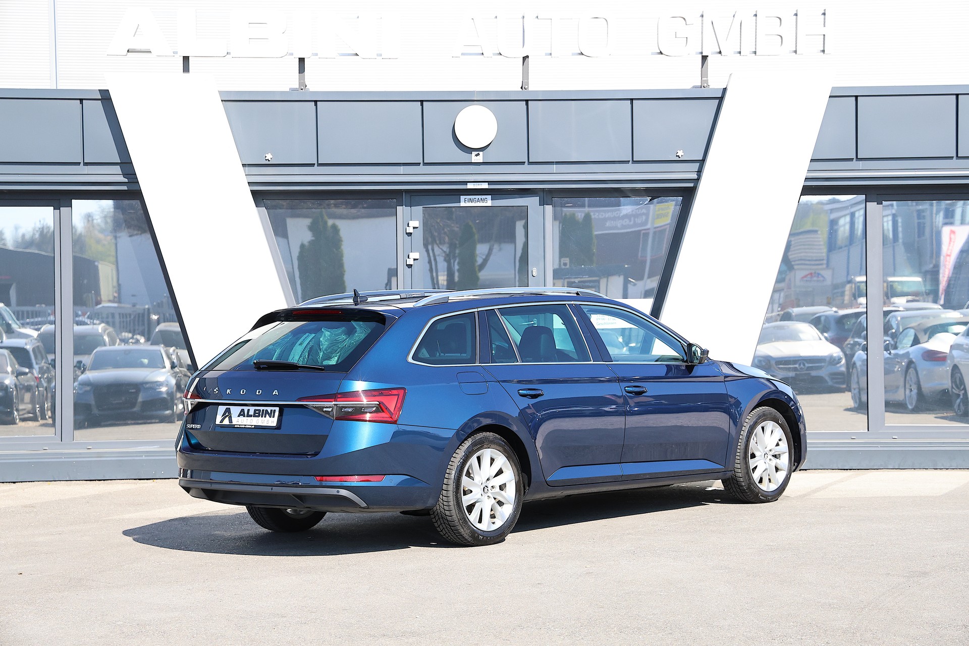 SKODA Superb Combi 2.0 TDi Style DSG-image-2