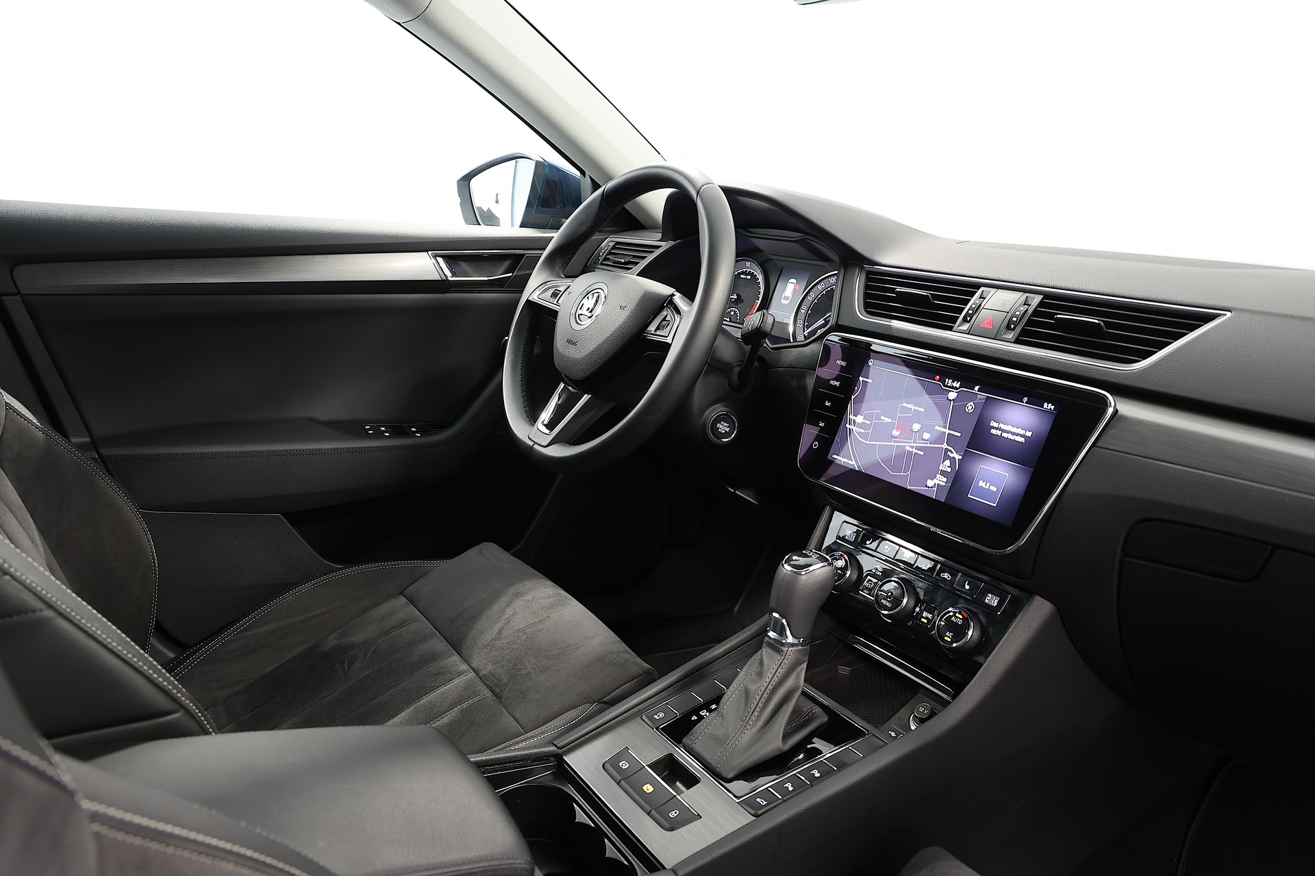 SKODA Superb Combi 2.0 TDi Style DSG-image-10