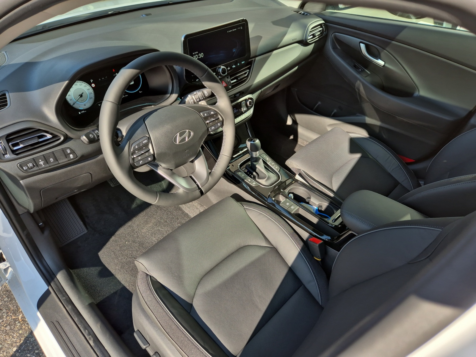 HYUNDAI i30 1.5 T-GDi Vertex-image-4