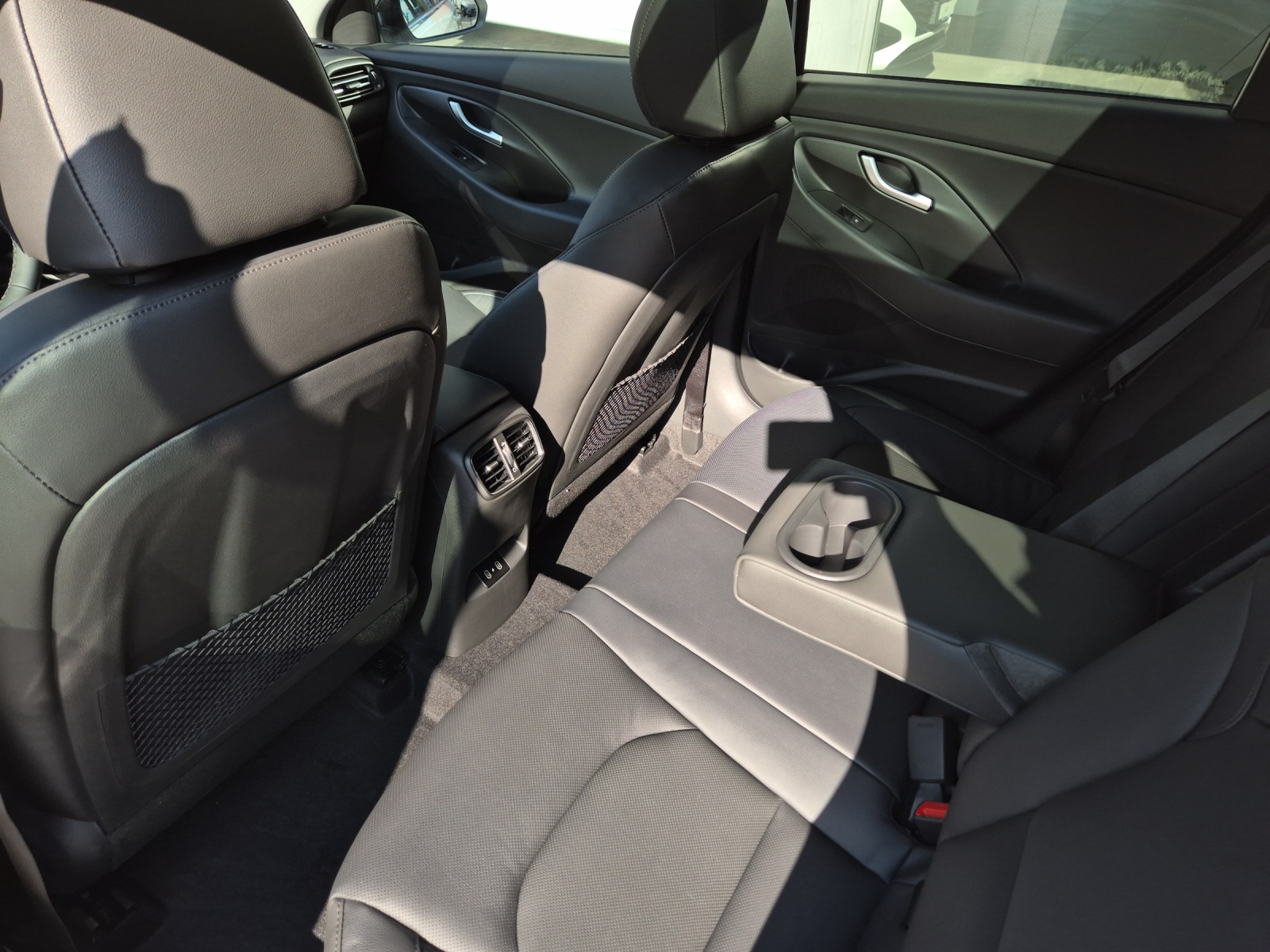 HYUNDAI i30 1.5 T-GDi Vertex-image-8