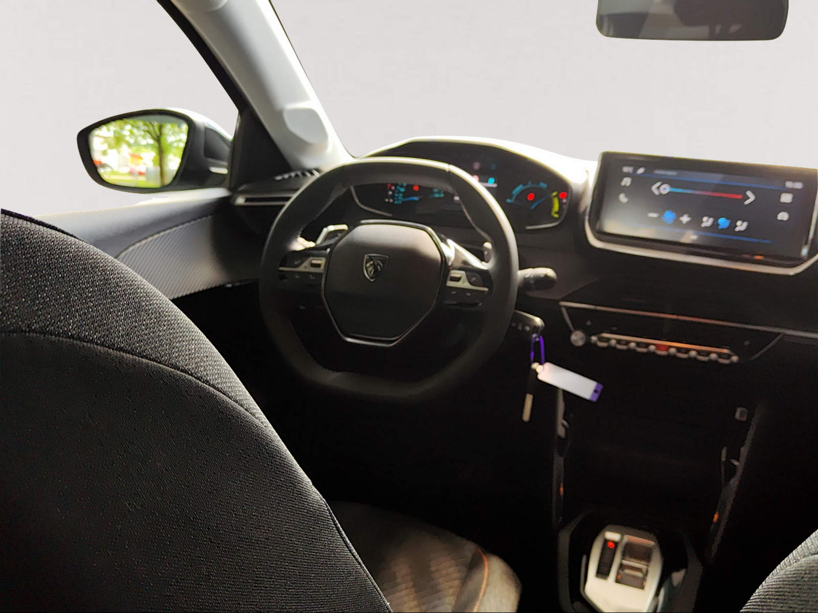 PEUGEOT 208 1.2 MHEV 110 Style-image-6