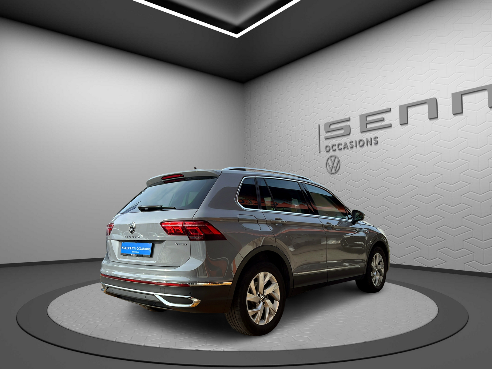 VW Tiguan 2.0TSI Elegance 4Motion DSG-image-2