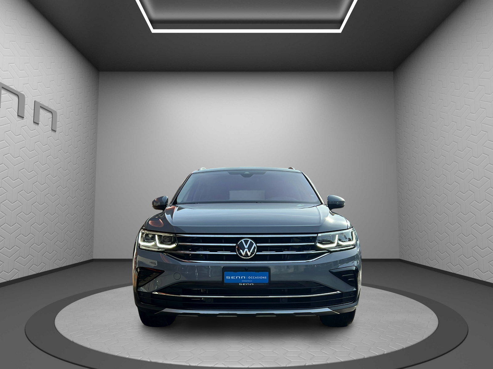 VW Tiguan 2.0TSI Elegance 4Motion DSG-image-3