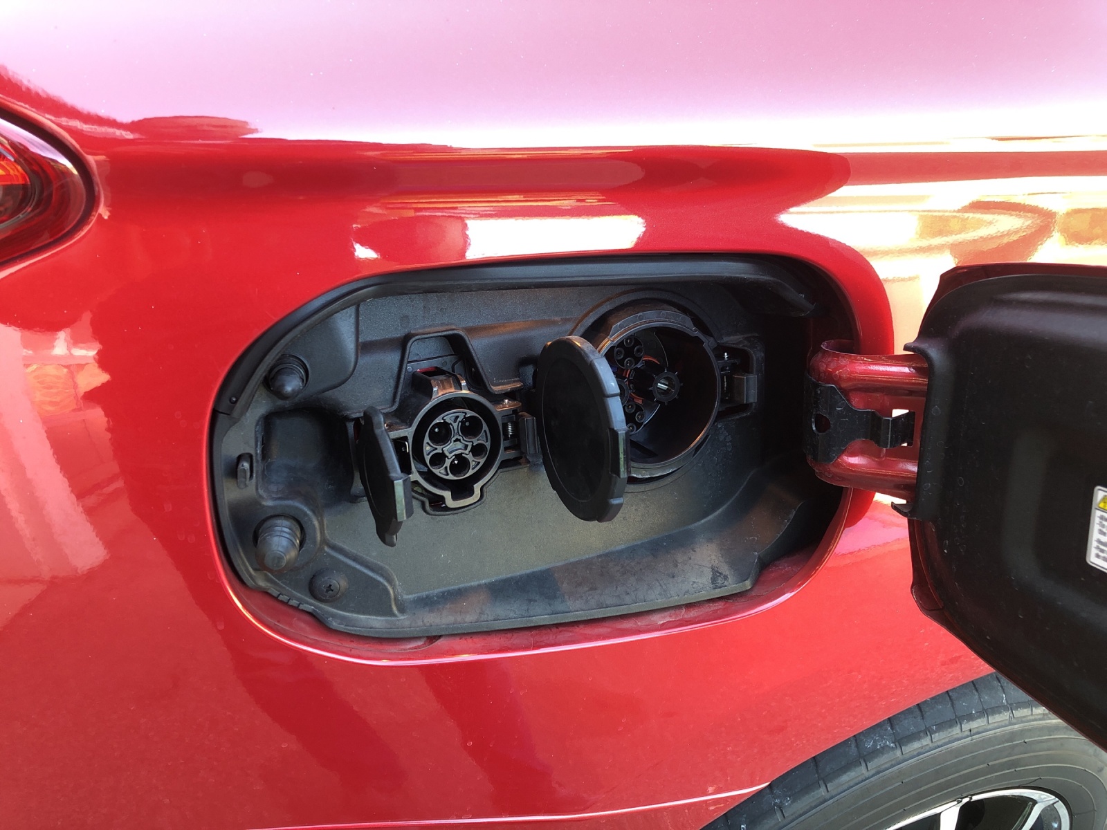 MITSUBISHI Outlander 2.0 PHEV Style-image-11