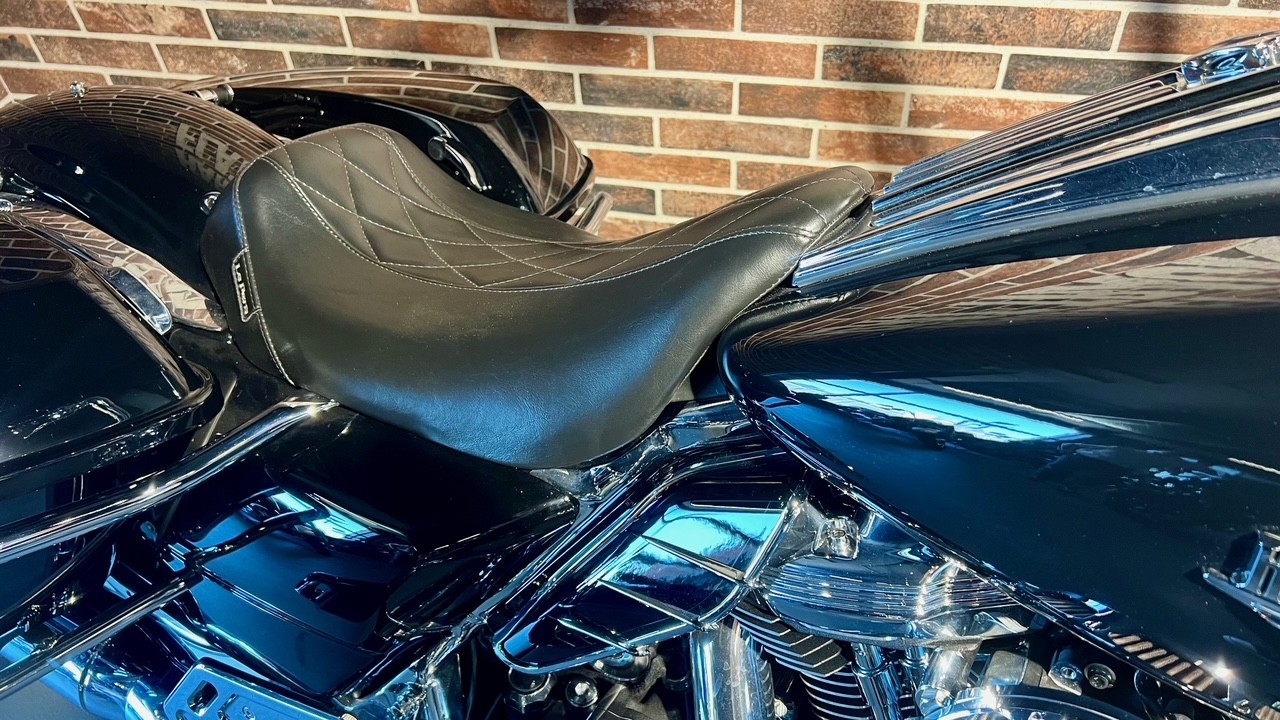 HARLEY-DAVIDSON FLHR Road King 107 ABS-image-9