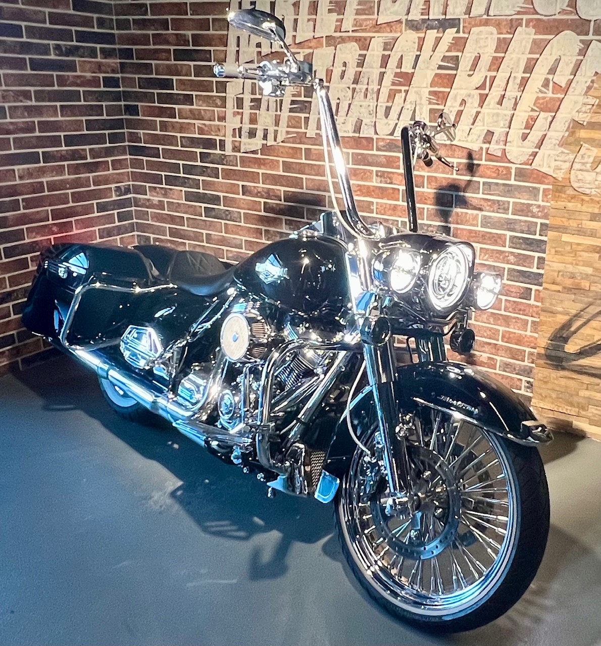 HARLEY-DAVIDSON FLHR Road King 107 ABS-image-5