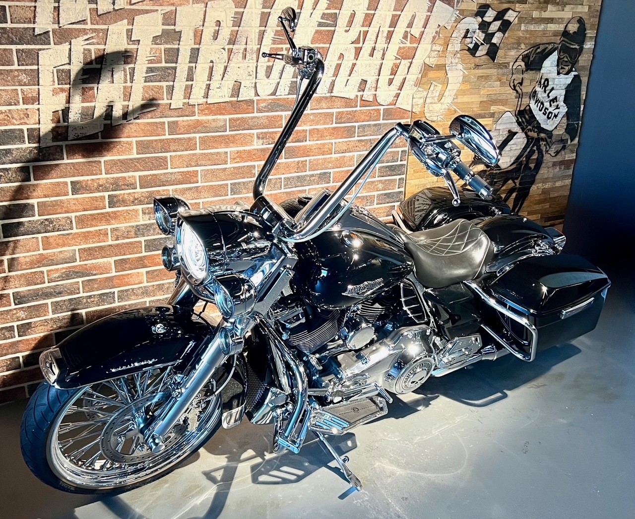 HARLEY-DAVIDSON FLHR Road King 107 ABS-showroom-element-1