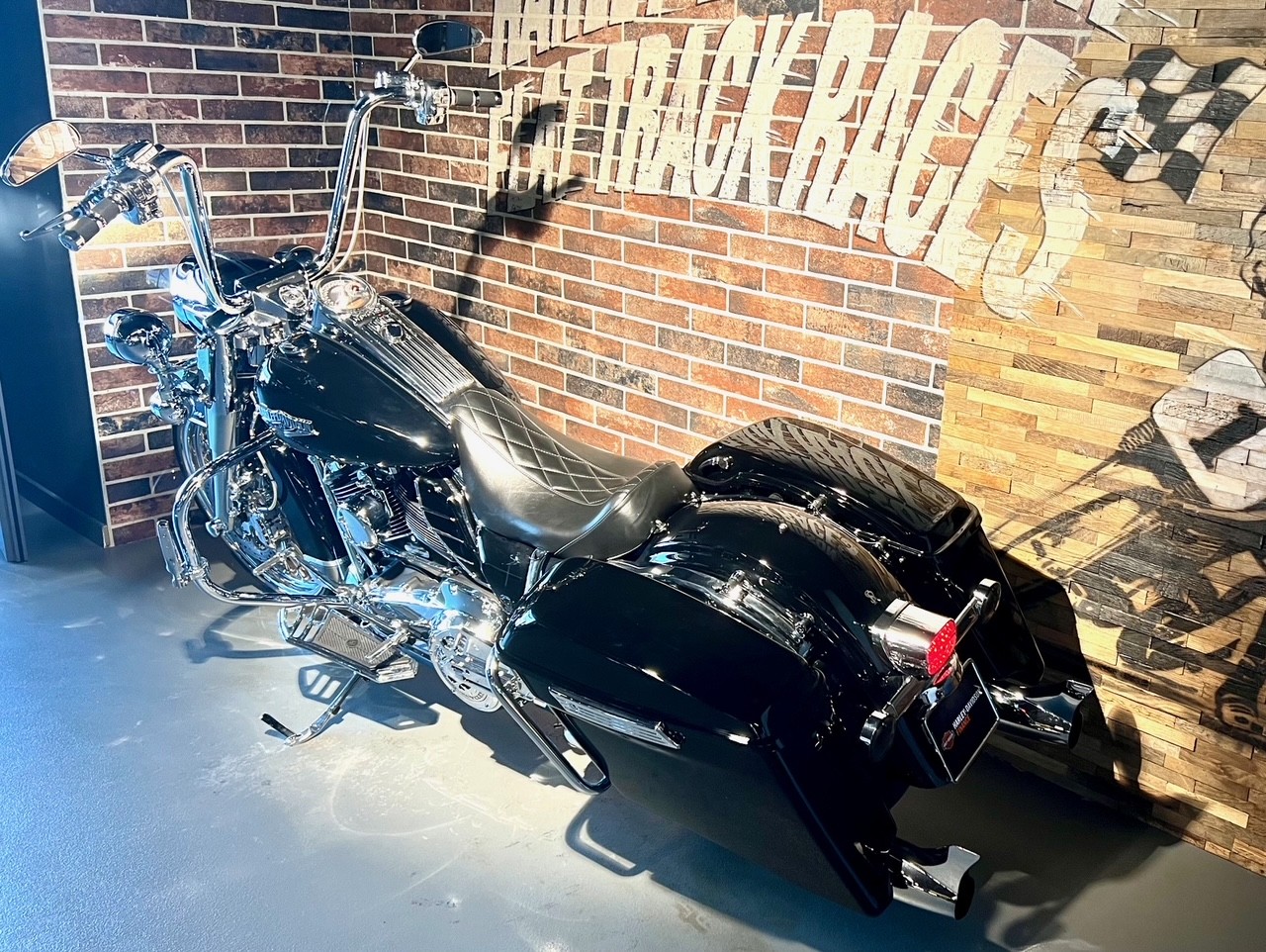 HARLEY-DAVIDSON FLHR Road King 107 ABS-showroom-element-2
