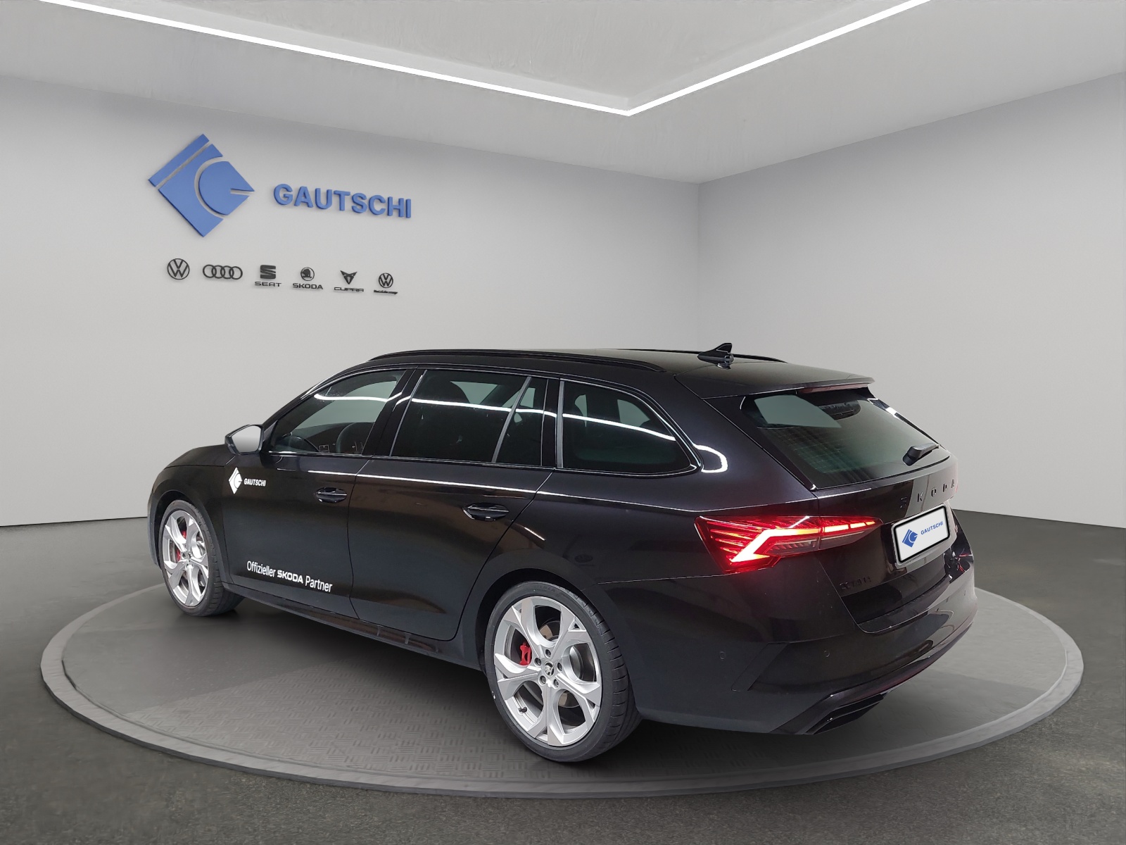 SKODA Octavia Combi 2.0 TSI DSG RS-image-2